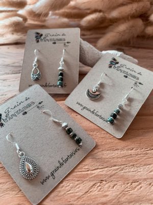 Collection dépareillée argentées et perles gemmes