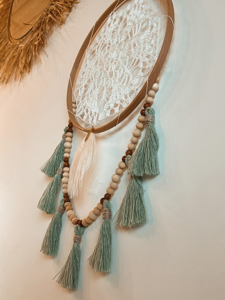 Attrape rêve crochet pompons & plumes